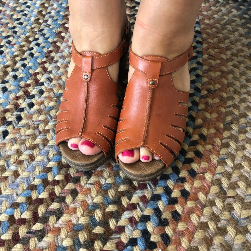 Dansko size 39 sandals